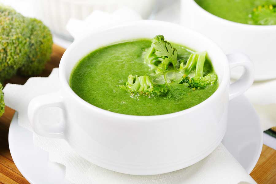 Здравословните храни. Вкусни рецепти с броколи. Супа от броколи.