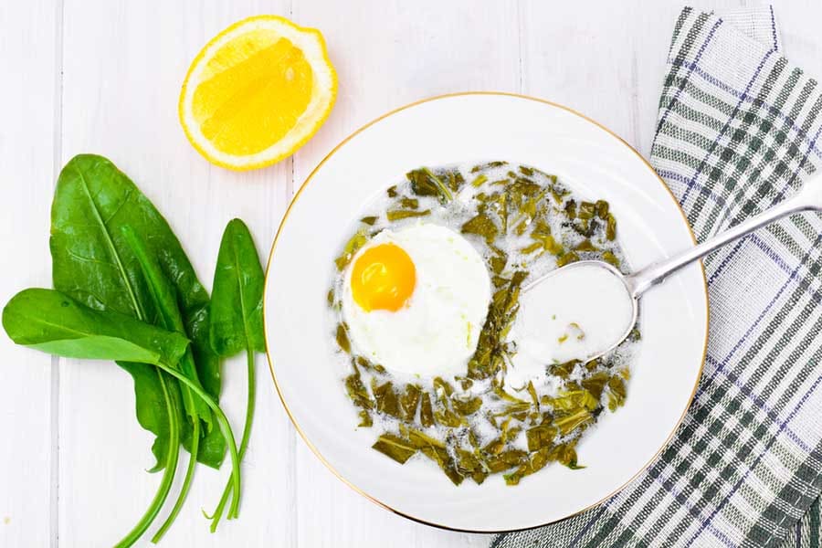 Супа от киселец с яйца.