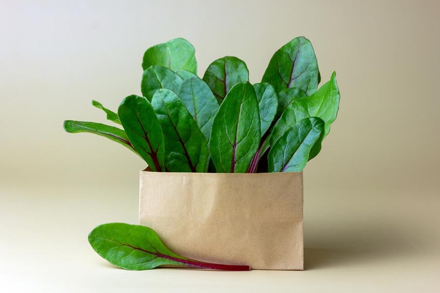 Нарязани листа киселец.