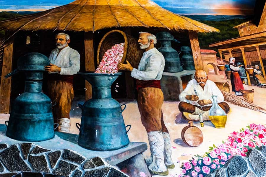 Розово масло, употреба, дамасцена.