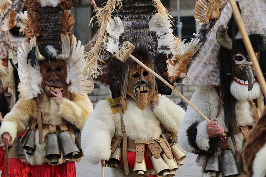 популярни български традиции