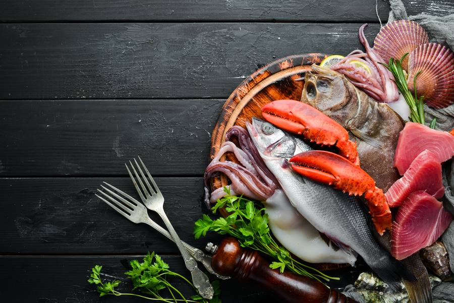 Супа от рачешко месо и други морски дарове.