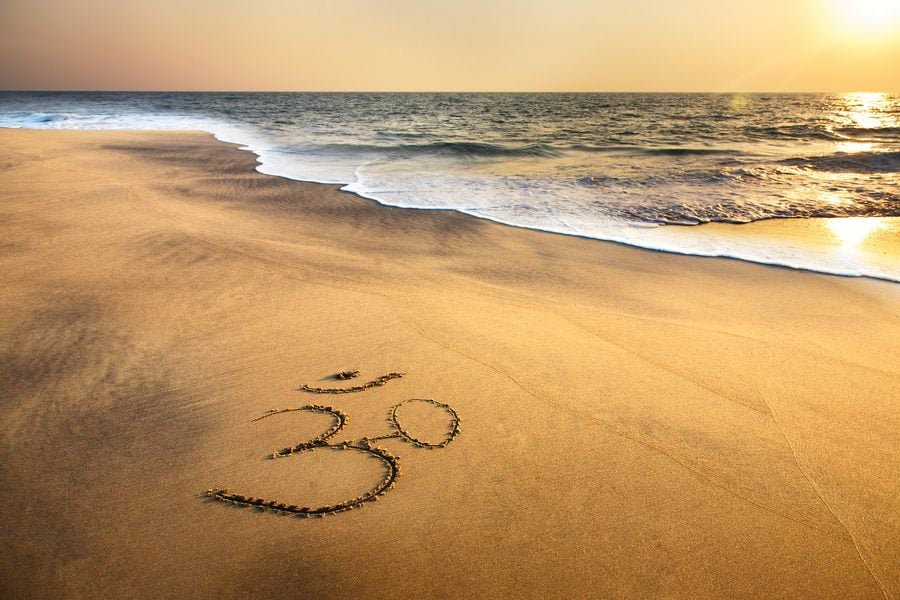 Звукът Ом на пясъка.