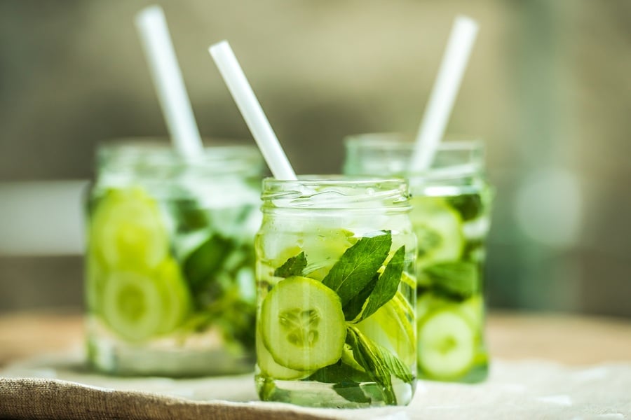 Мента за коктейли и ментов таратор.