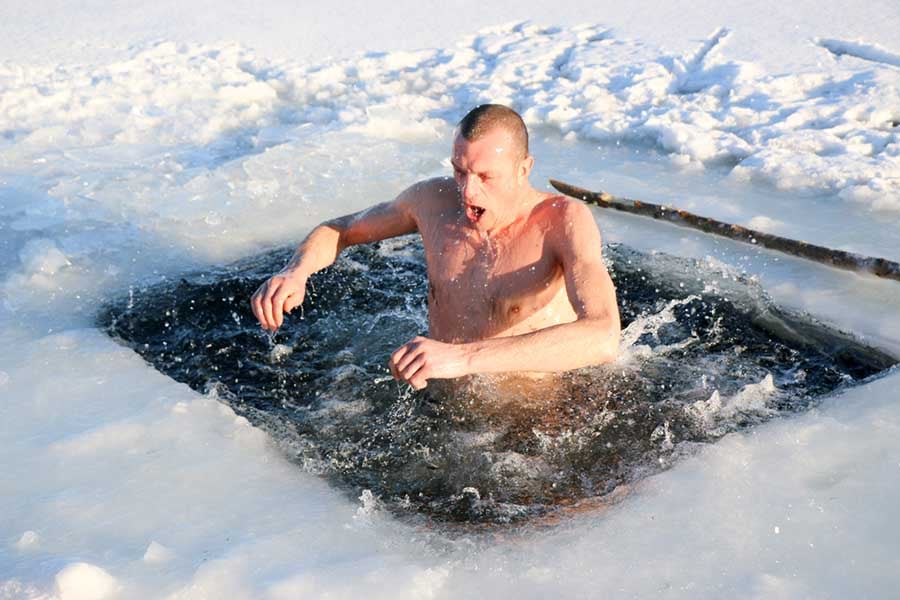 Студено потапяне.