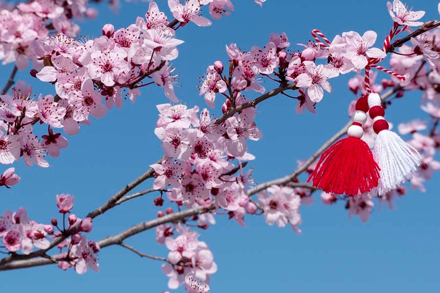 Баба Марта, мартеници