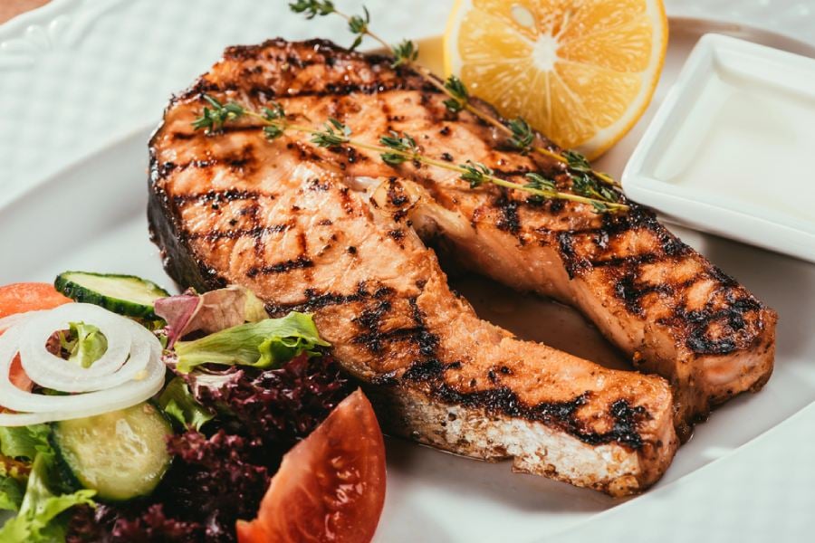 Хронохранене със сьомга.