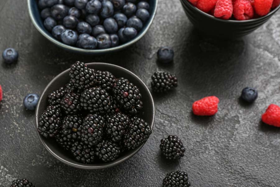 Кокосова панакота с къпини 5 кокосова панакота. къпини