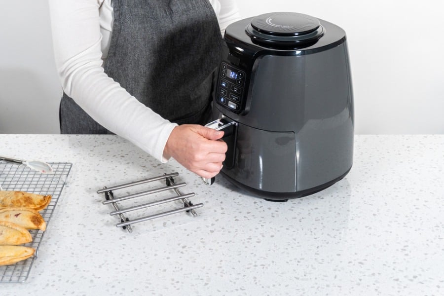 Спаначени кюфтета в еър фрайър - бързо готвене.