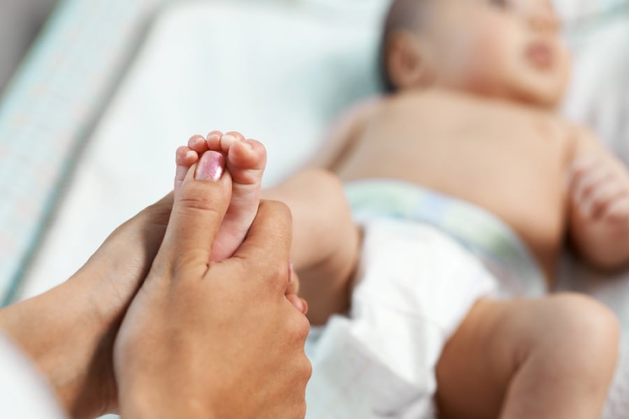 Рефлекси при новородено - плантарен рефлекс.