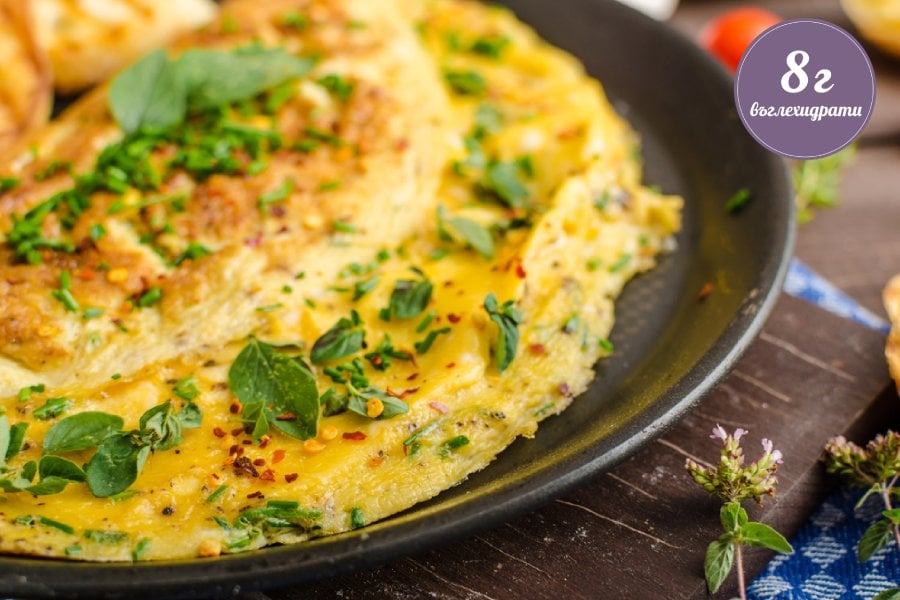 Пухкав омлет със спанак и сирена.