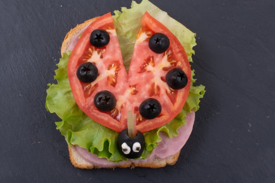 Детски сандвич с калинка.