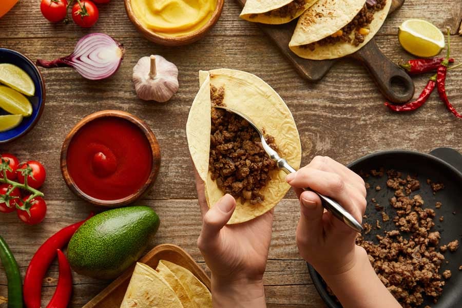 Тако с кайма и авокадо 8 тако с кайма и авокадо