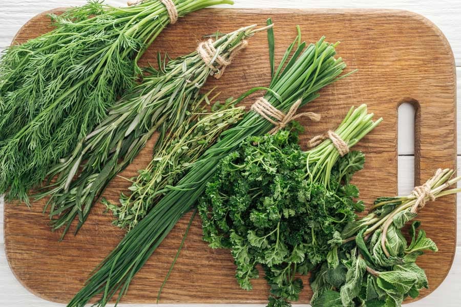 забранени храни при бременост, билки