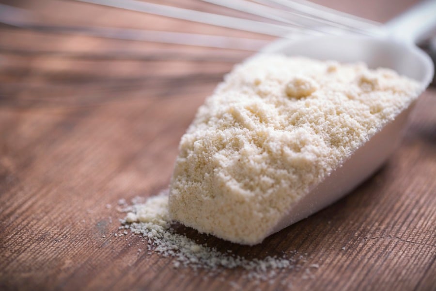 панировка към зелена салата с пилешко филе