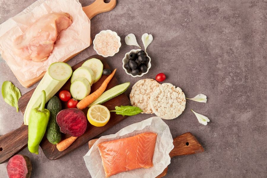 Животински и растителни протеини.