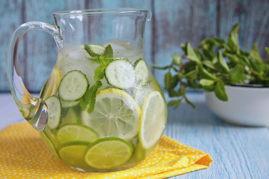 Летен детокс с детокс вода.