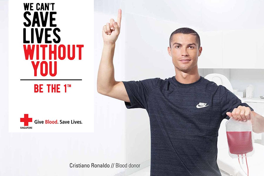 Известни личности подкрепят кръводаряването.