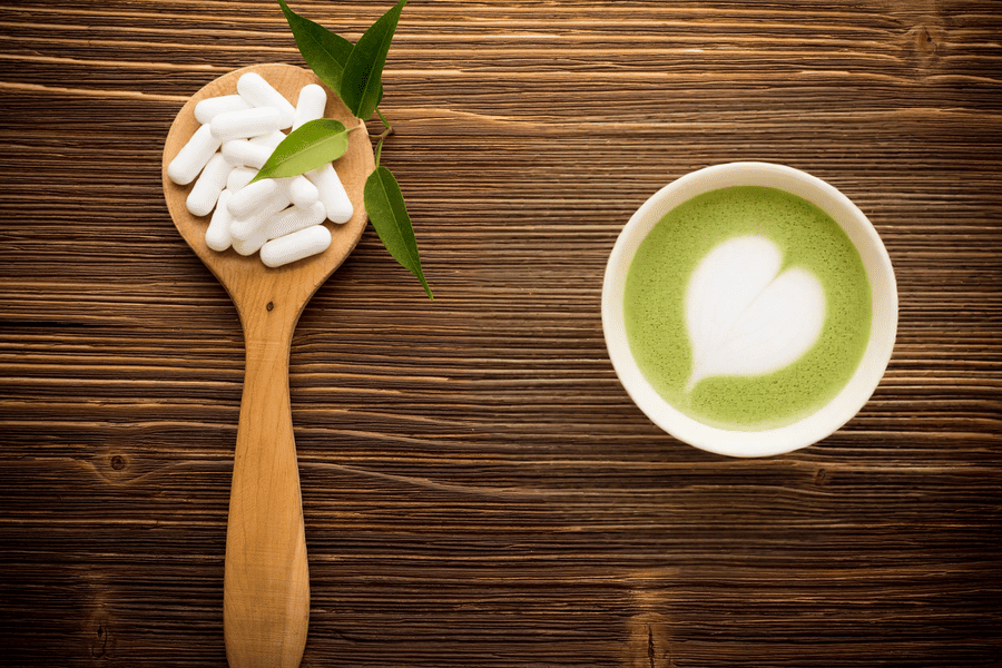 Матча с малинови кетони.