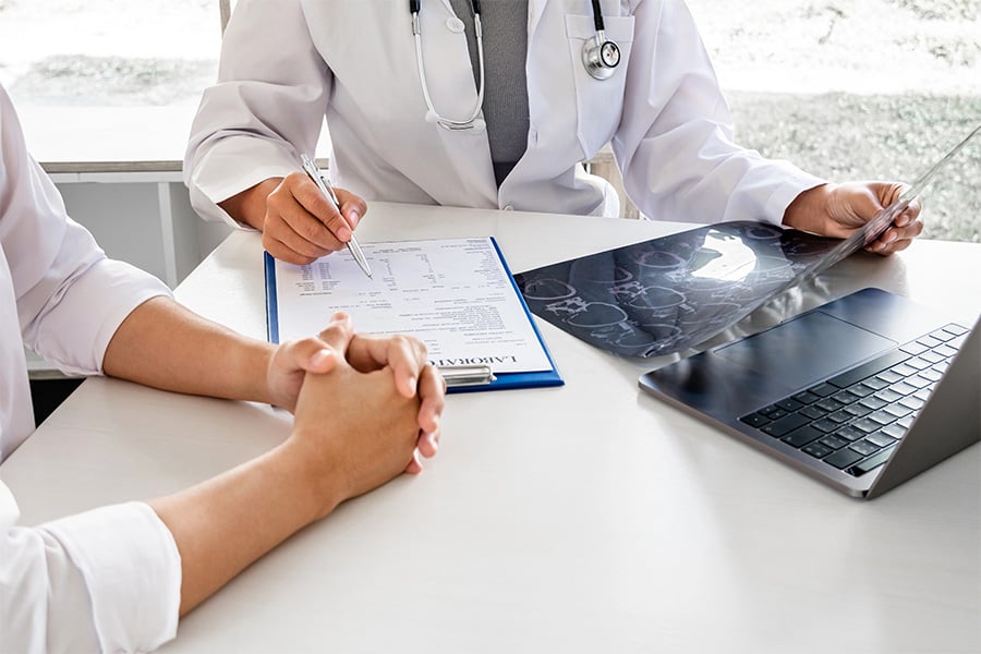 Парализа на 6-и черепномозъчен нерв.