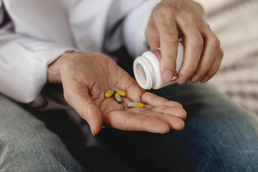 Обилно потене на главата.