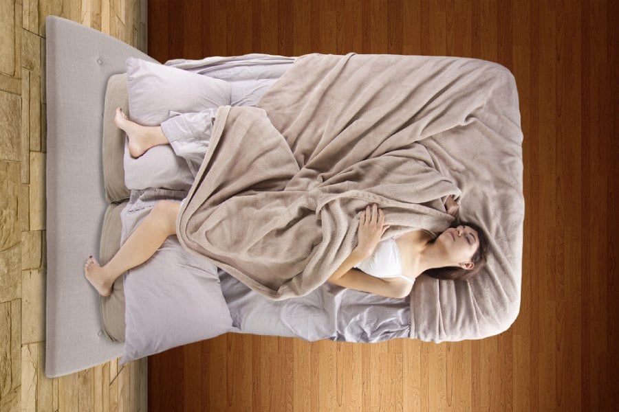 алкохол и отслабване, кошмари, жена спи