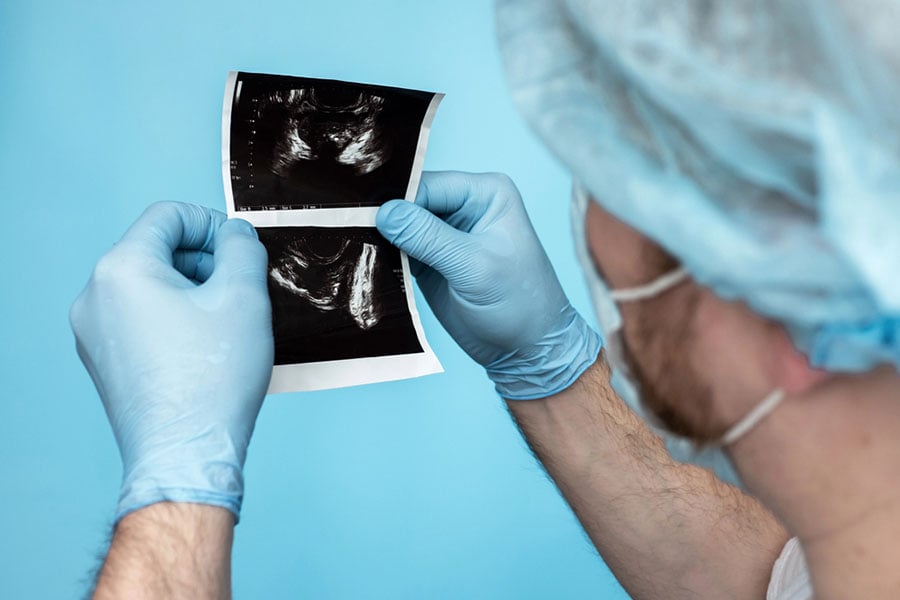 Акад. Чавдар Славов: „Уретралното стеснение е като тиха преграда, която преобръща живота“ 7 Акад. Чавдар Славов за уретралното стеснение.