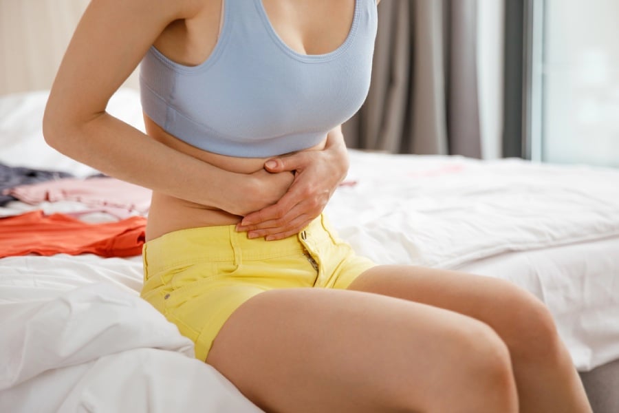 Пептиди за отслабване - какво са и работят ли наистина? 13 Пептиди за отслабване, болки в корема, жена