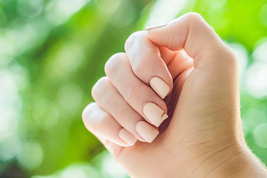 kakvo-da-piem-pri-chuplivi-nokti какво да пием при чупливи нокти, счупен нокът