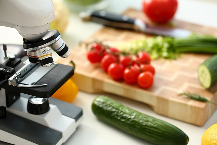 Нитрати в храните, краставици и домати.