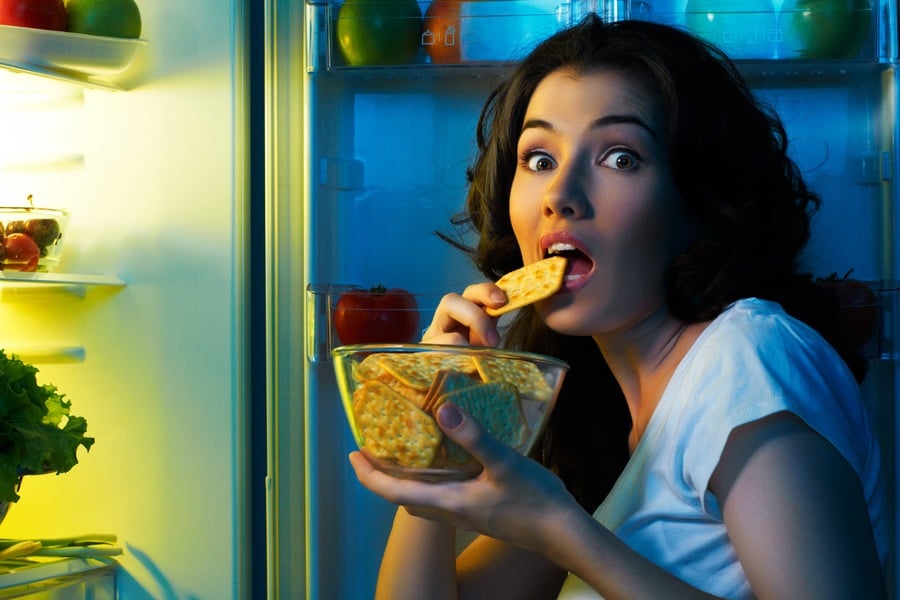 Симптоми на летпинова резистентност – жена похава вечер