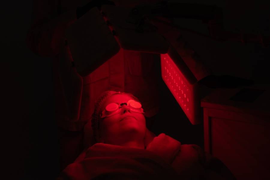 терапия с червена светлина